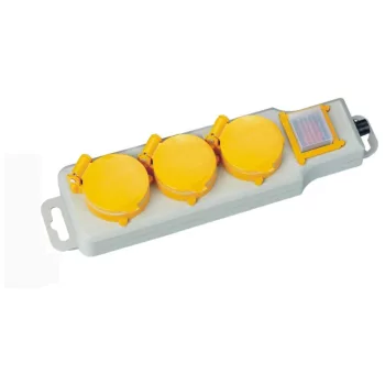 Entac O1 Elosztó 3 Foglalat Kapcsolóval IP44 5m 3G1.5