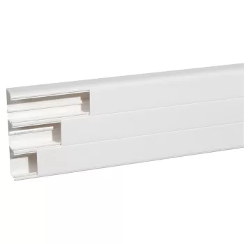   LEGRAND-010428 Univerzális DLP kábelcsatorna, 220 x 50 mm, 3 x 65 mm-es hajlékony fedéllel, válaszfallal, 2 m, fehér