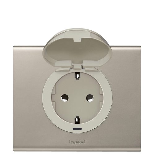 LEGRAND-068440 Céliane 2P+F csatlakozóaljzat burkolat, csapófedeles, titán