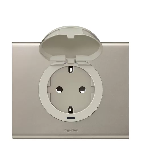 LEGRAND-068440 Céliane 2P+F csatlakozóaljzat burkolat, csapófedeles, titán