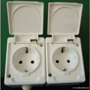   LEGRAND-083914 Kontállux IP44 2x2P+F csatlakozóaljzat fehér