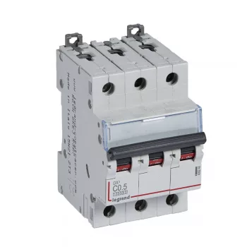 LEGRAND-409246 DX3 kismegszakító 3P C0,5 10000A / 16 kA