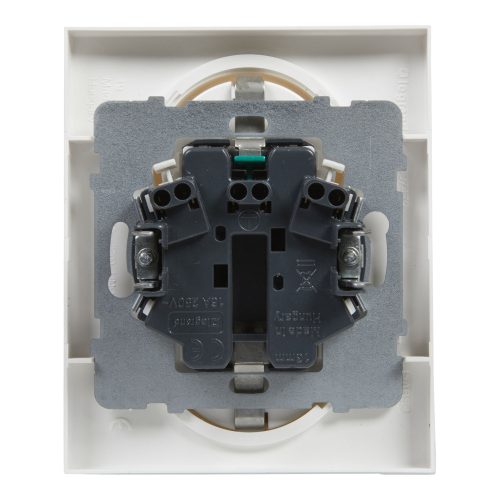 LEGRAND-721126 Suno 2x2P+F csatlakozóaljzat kerettel (rugós), biztonsági zsaluval, komplett, fehér