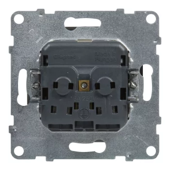   LEGRAND-721320 Suno 2P+F csatlakozóaljzat (rugós), biztonsági zsaluval, alumínium