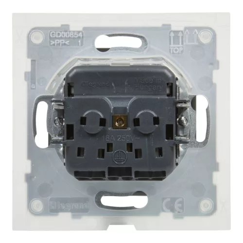 LEGRAND-721323 Suno 2P+F csatlakozóaljzat (rugós), biztonsági zsaluval, IP44, alumínium
