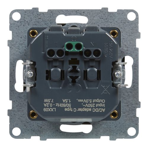 LEGRAND-721429 Suno 2P+F + USB-C csatlakozóaljzat (rugós), biztonsági zsaluval, fekete