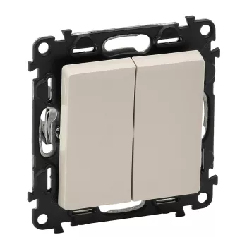   LEGRAND-752218 Valena Life kettős váltóérintkezős nyomó elefántcsont