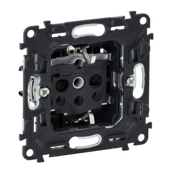   LEGRAND-753024 Valena InMatic 2P+F csatlakozóaljzat mechanizmus biztonsági zsaluval, csavaros vezetékbekötéssel