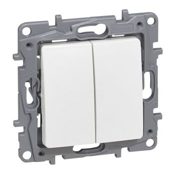   LEGRAND-764509 Niloé váltókapcsoló 10 AX + nyomó 6 A - 250 V±, fehér