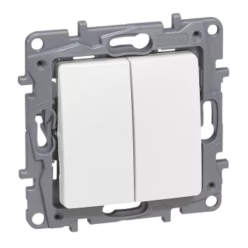   LEGRAND-764509 Niloé váltókapcsoló 10 AX + nyomó 6 A - 250 V±, fehér
