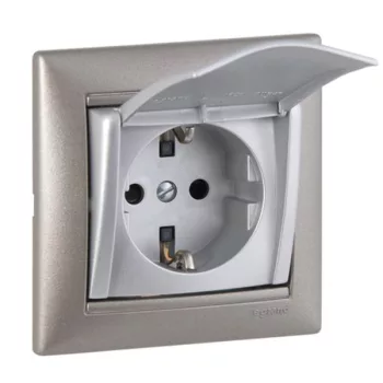   LEGRAND-770122 Valena 2P+F csatlakozóaljzat csapófedéllel alumínium