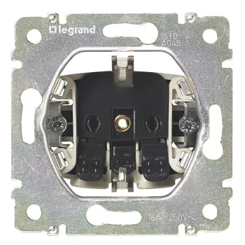   LEGRAND-770211 Valena 2P+F csatlakozóaljzat biztonsági zsaluval, rugós bekötéssel, alumínium