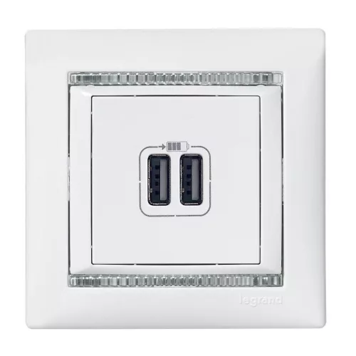 LEGRAND-770470 Valena 2xUSB töltő aljzat, 1500 mA, fehér 