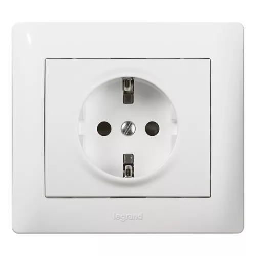 LEGRAND Galea Life 2P+F aljzat biztonsági zsaluval, rugós, fehér