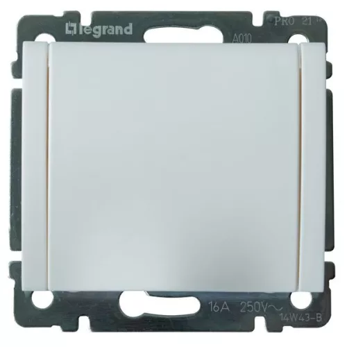 LEGRAND Galea Life 2P+F aljzat biztonsági zsaluval, csapófedéllel, fehér