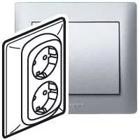 LEGRAND Galea Life 2x2P+F aljzat, csavaros, alumínium