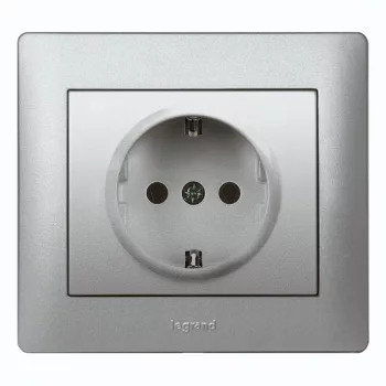  LEGRAND Galea Life 2P+F aljzat biztonsági zsaluval, csapófedéllel, alumínium