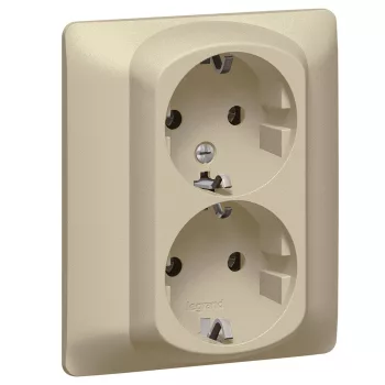   LEGRAND Galea Life 2x2P+F aljzat biztonsági zsaluval, csavaros, titánium