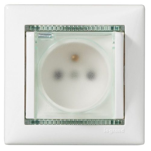 LEGRAND-774220 Valena IP44 2P+F csatlakozóaljzat csapófedéllel, fehér