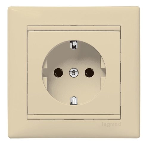 LEGRAND-774322 Valena 2P+F csatlakozóaljzat csapófedéllel, elefántcsont