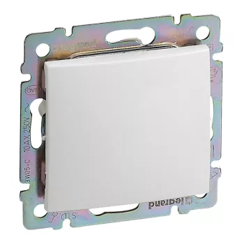 LEGRAND-774401 Valena egypólusú kapcsoló fehér