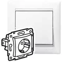 LEGRAND-774420 Valena 2P+F csatlakozóaljzat fehér