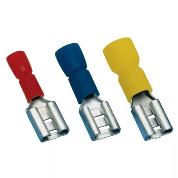   TRACON PCSH6 - Szigetelt rátolható csatlakozó hüvely, sárgaréz, piros 6,3×0,8mm, 1,5mm2