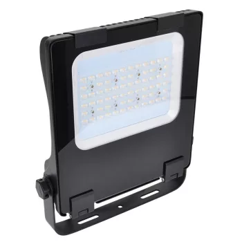   TRACON RHISS100W - LED fényvető, szimmetrikus 100-240VAC,50/60Hz,100W,13.500lm,4000K,IP66,120°,EEI=D