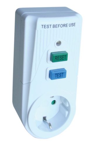 TRACON TFGA-1 - Áram-védőkapcsolós adapter, oldalsó védőérintkezővel 16A, 30mA, 1.5kA, IP40, A / AC