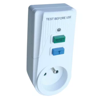   TRACON TFGA-1F - Áram-védőkapcsolós adapter, csapos védőérintkezővel 16A, 30mA, 6kA, IP40, A / AC, E2