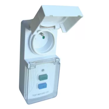   TRACON TFGA-4F - Áram-védőkapcsolós adapter, csapos védőérintkezővel 16A, 30mA, 6kA, IP44, A / AC, E2