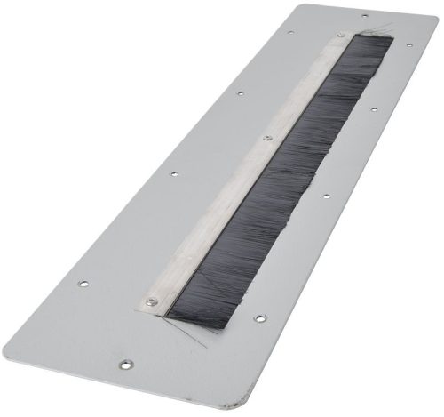 TRACON TGECE - Fésűs kábel bevezető 200 mm mély elosztóhoz 568×152×6 mm