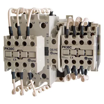   TRACON TR1C1701B - Kontaktor kondenzátortelepek kapcsolásához 690V, 50Hz, 17A, 12,5kVAr, 400V AC, 3×NO+1×NO